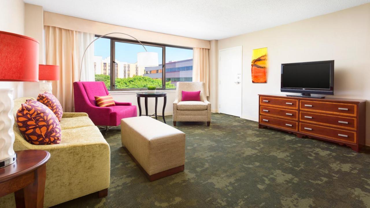 Holiday Inn Secaucus Meadowlands Екстериор снимка